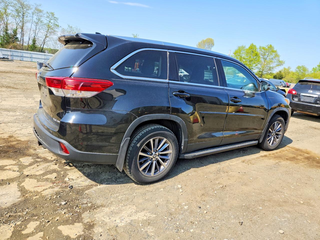 2019 TOYOTA HIGHLANDER XLE photo 5