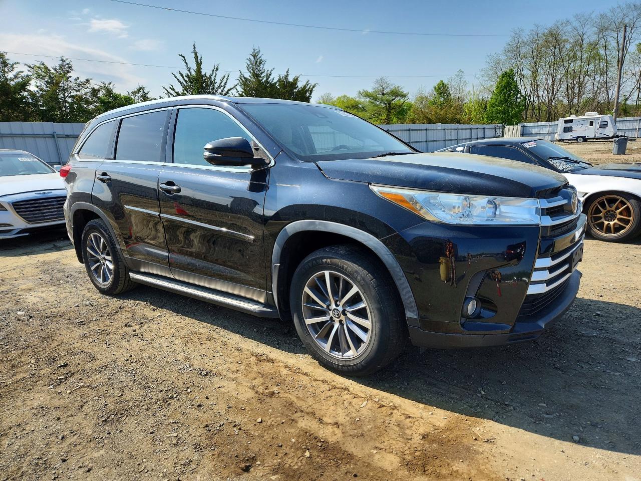 2019 TOYOTA HIGHLANDER XLE photo 7