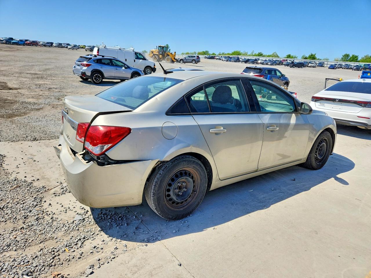 2014 CHEVROLET CRUZE LS photo 5