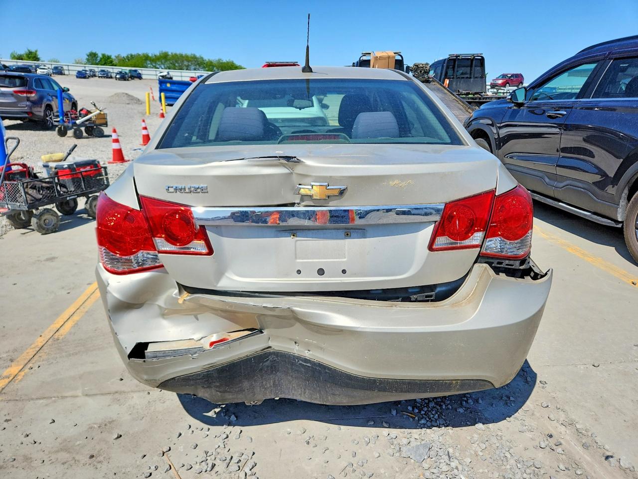 2014 CHEVROLET CRUZE LS photo 11