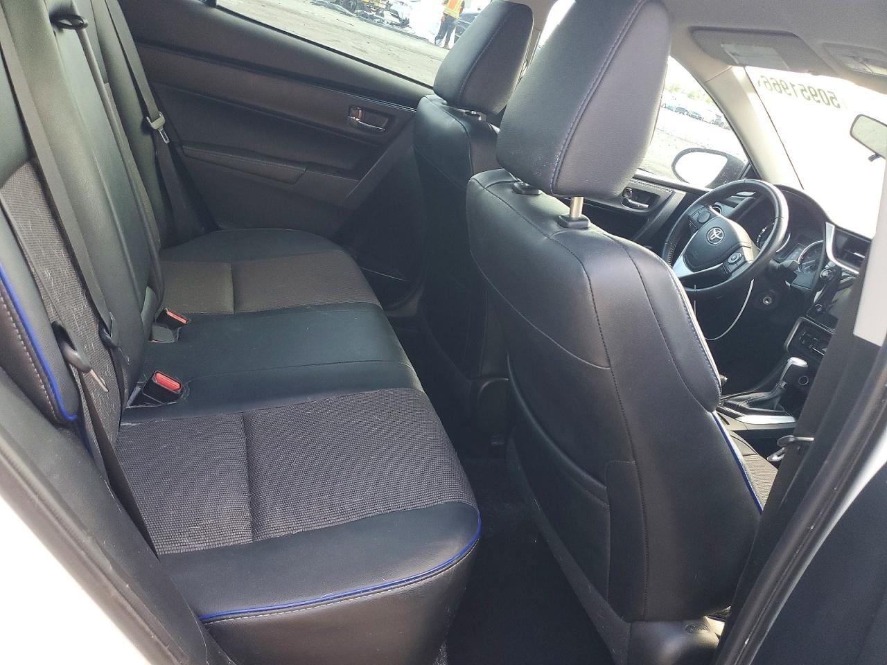 2017 TOYOTA COROLLA SE photo 28