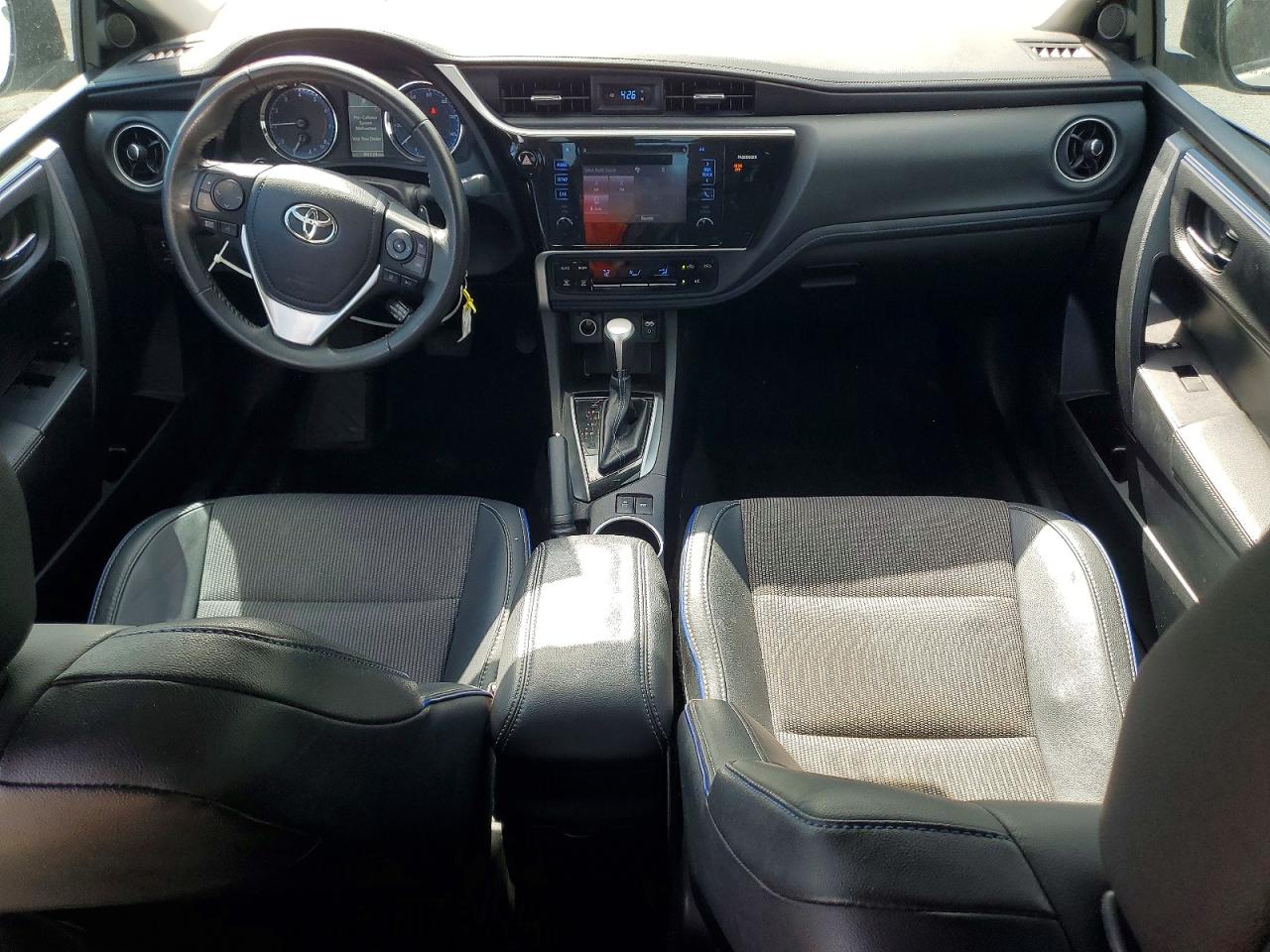2017 TOYOTA COROLLA SE photo 22