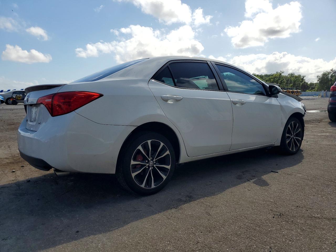 2017 TOYOTA COROLLA SE photo 7