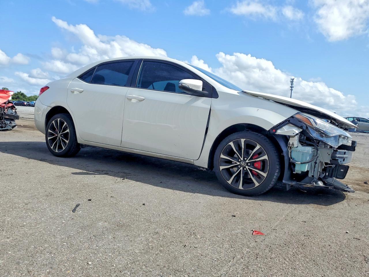 2017 TOYOTA COROLLA SE photo 10