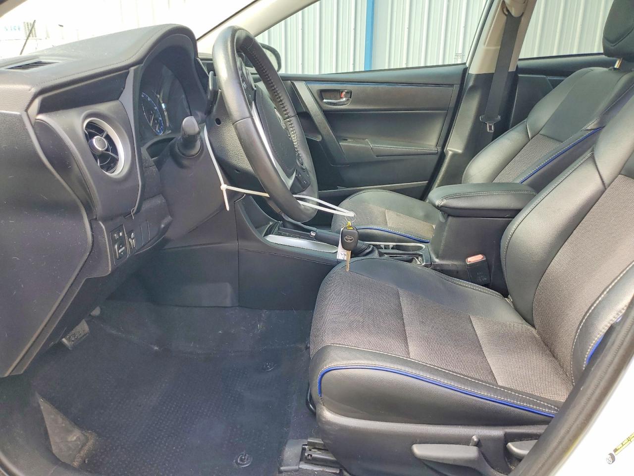 2017 TOYOTA COROLLA SE photo 19