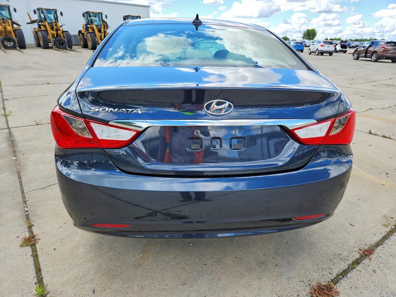 2013 HYUNDAI SONATA GLS photo 11