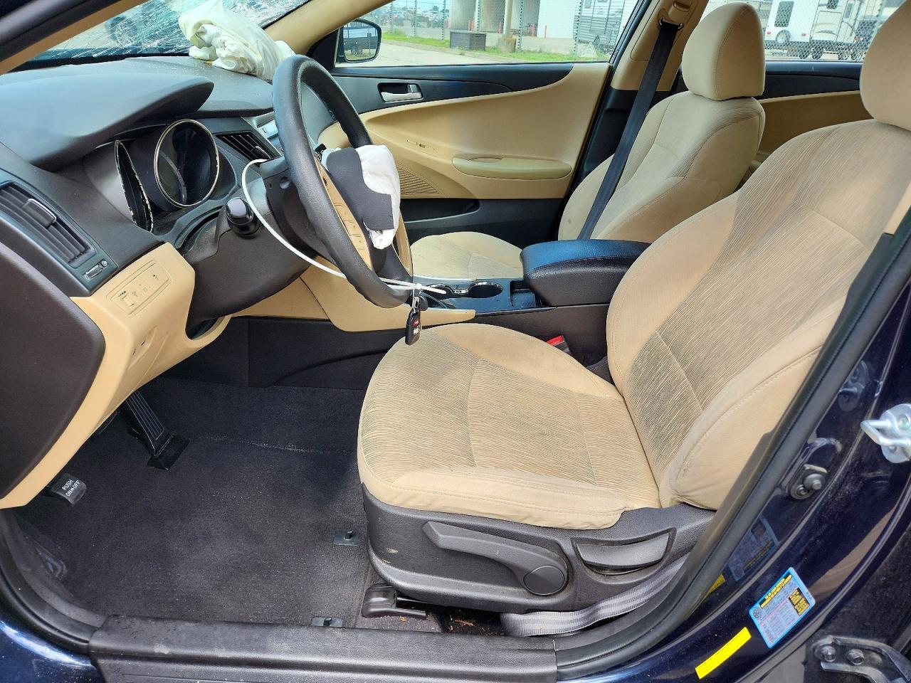 2013 HYUNDAI SONATA GLS photo 13