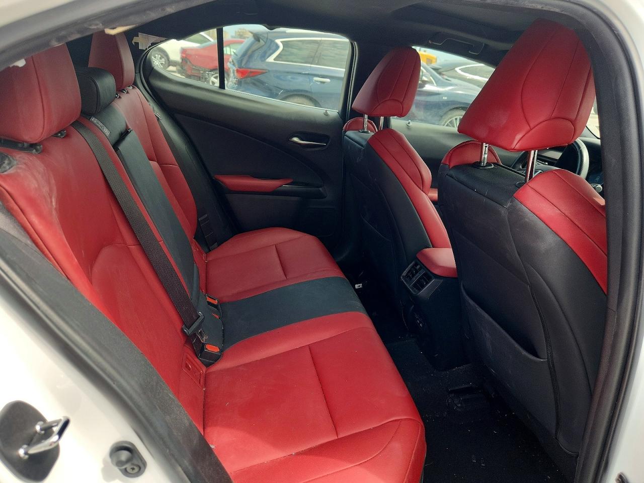 2021 LEXUS UX 200 photo 21