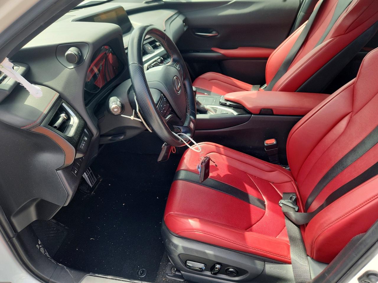 2021 LEXUS UX 200 photo 13