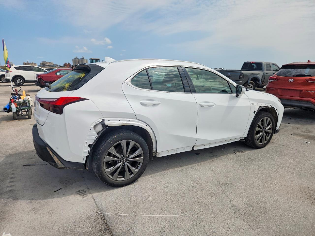 2021 LEXUS UX 200 photo 5