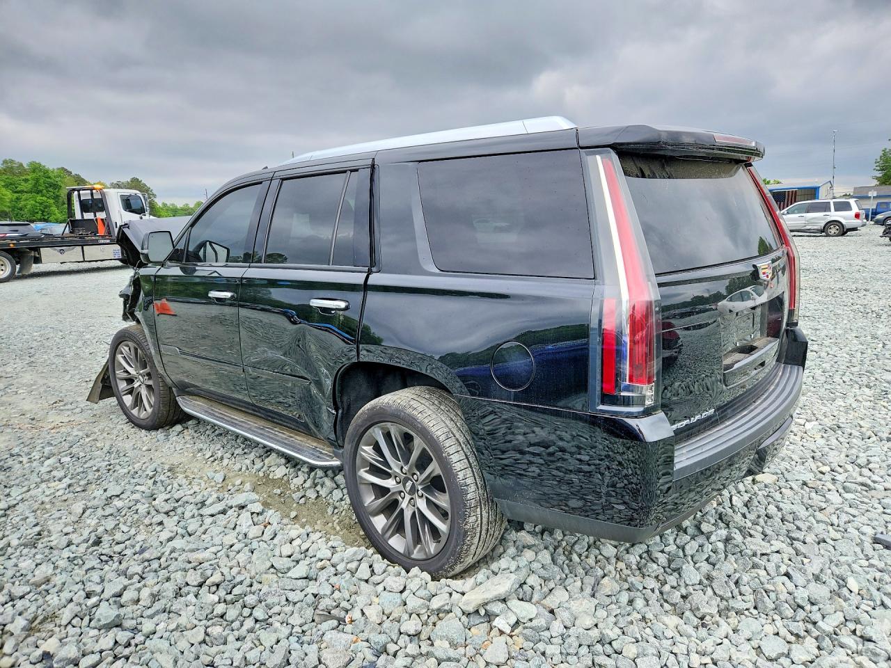 2019 CADILLAC ESCALADE LUXURY photo 3