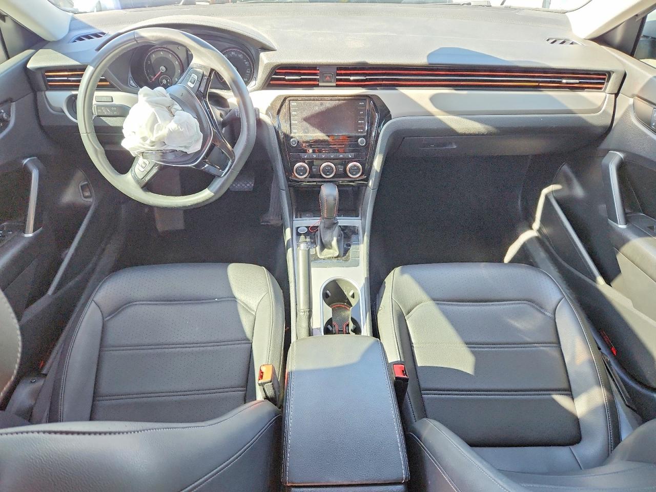 2021 VOLKSWAGEN PASSAT SE photo 15