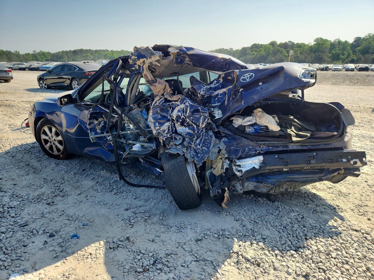 2009 TOYOTA CAMRY LE photo 3