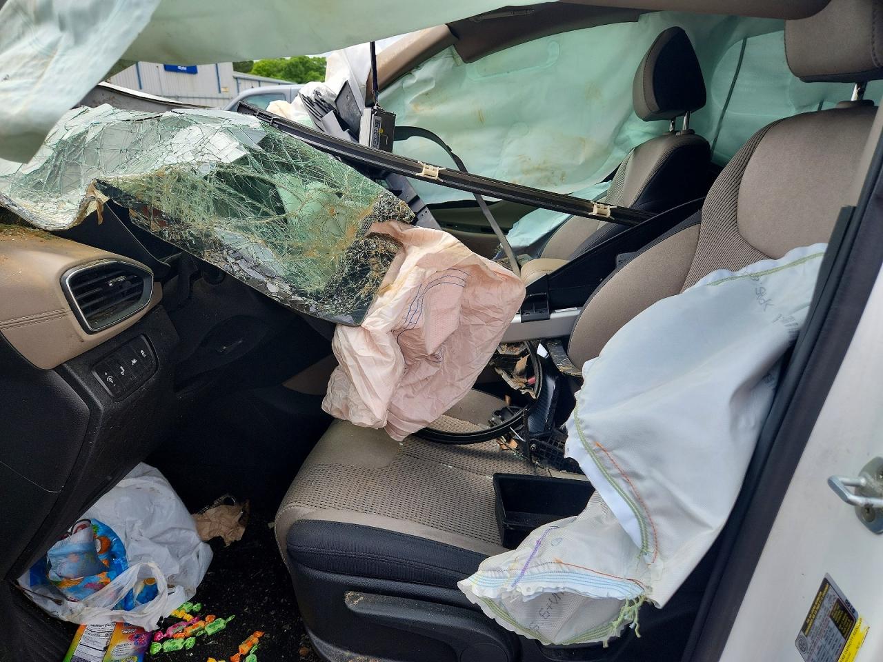 2019 HYUNDAI SANTA FE SE photo 13
