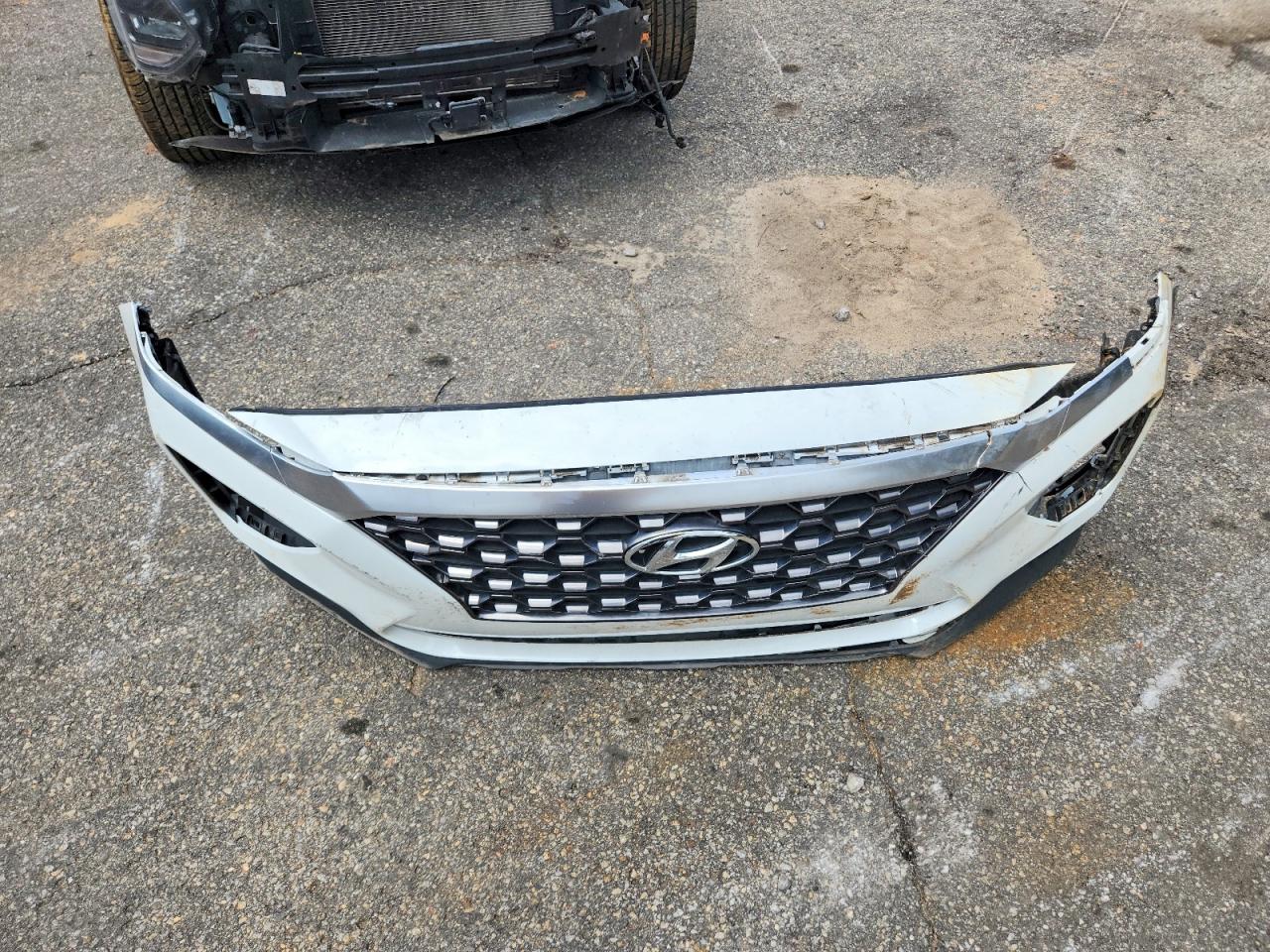 2019 HYUNDAI SANTA FE SE photo 25