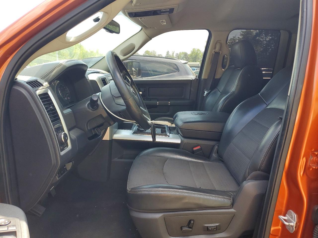 2010 DODGE RAM 1500 photo 13