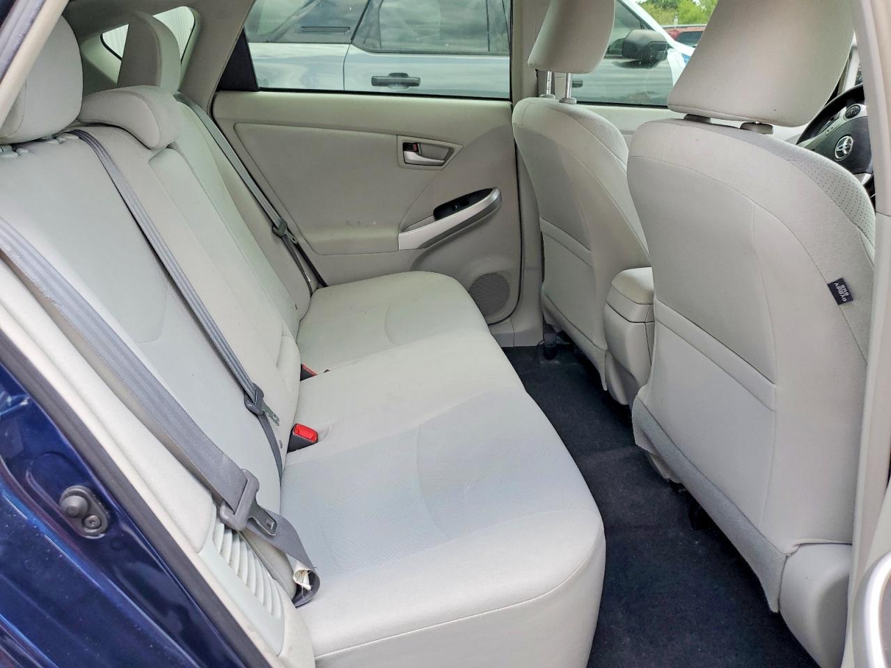 2014 TOYOTA PRIUS TWO photo 21