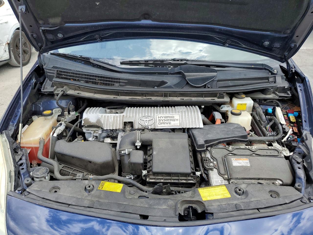 2014 TOYOTA PRIUS TWO photo 23