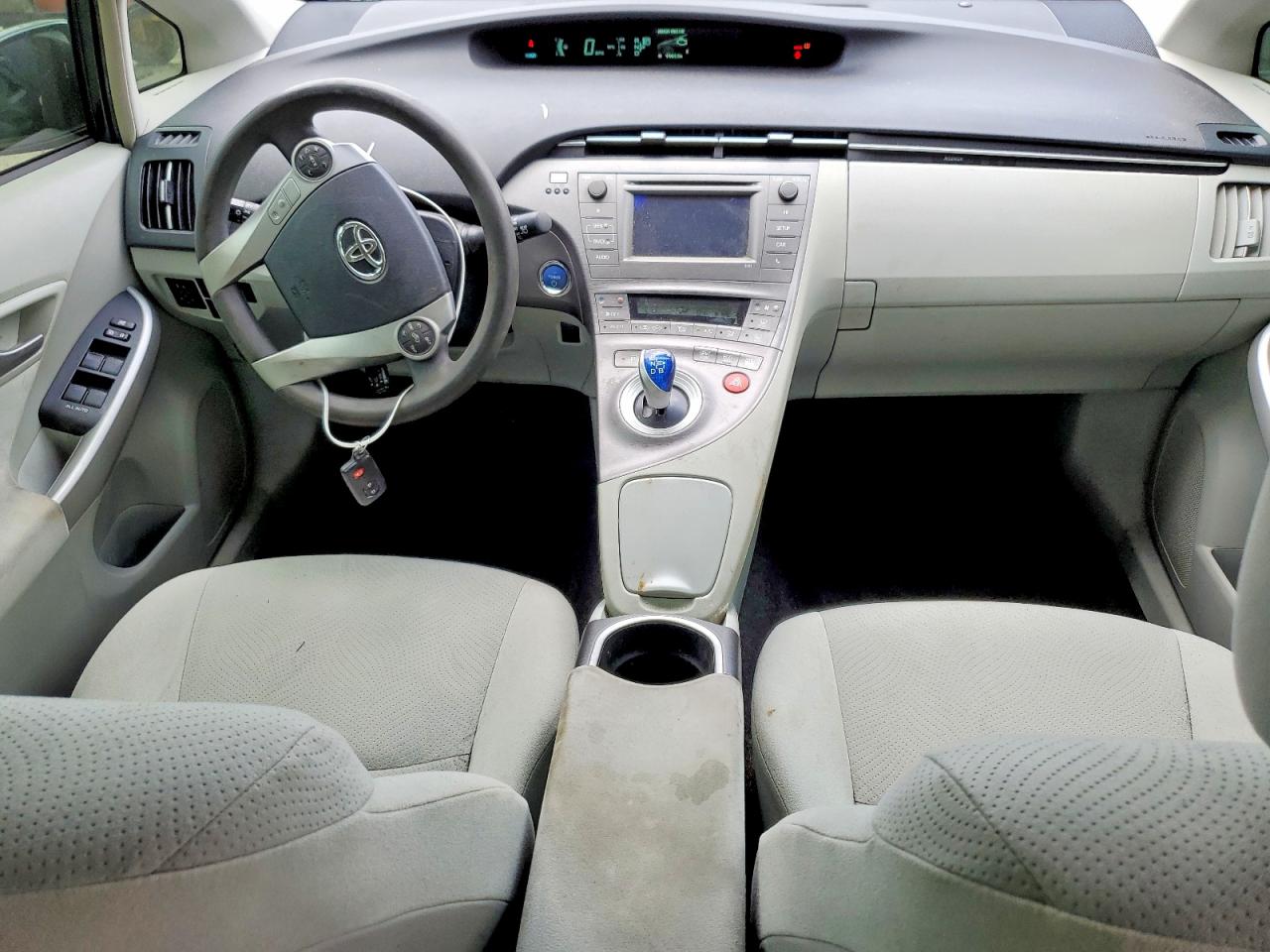 2014 TOYOTA PRIUS TWO photo 15