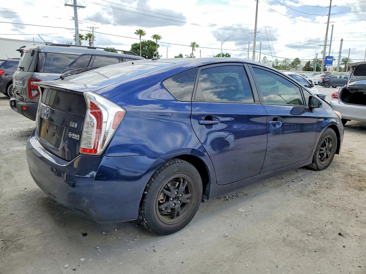 2014 TOYOTA PRIUS TWO photo 5