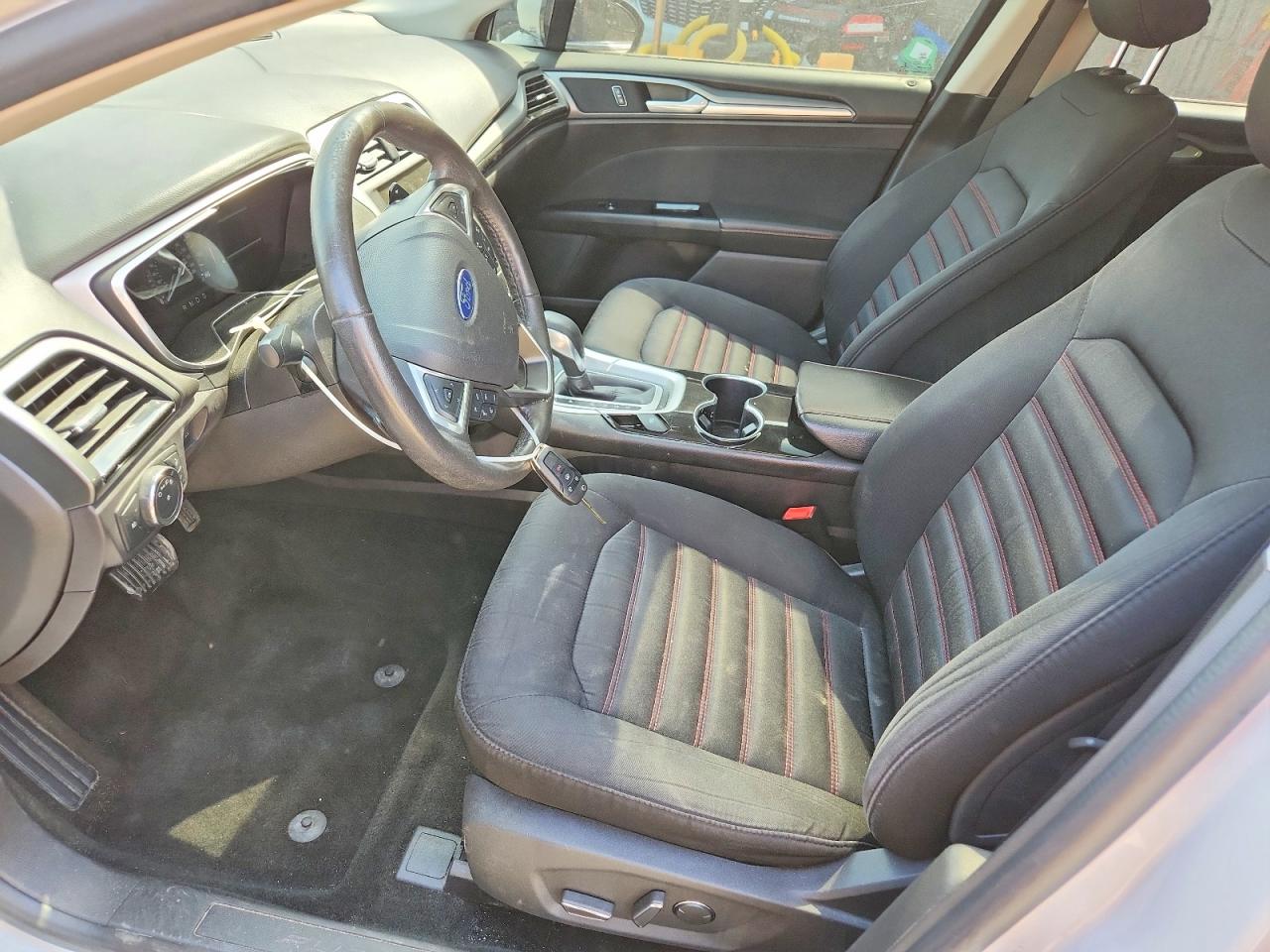 2016 FORD FUSION SE photo 19