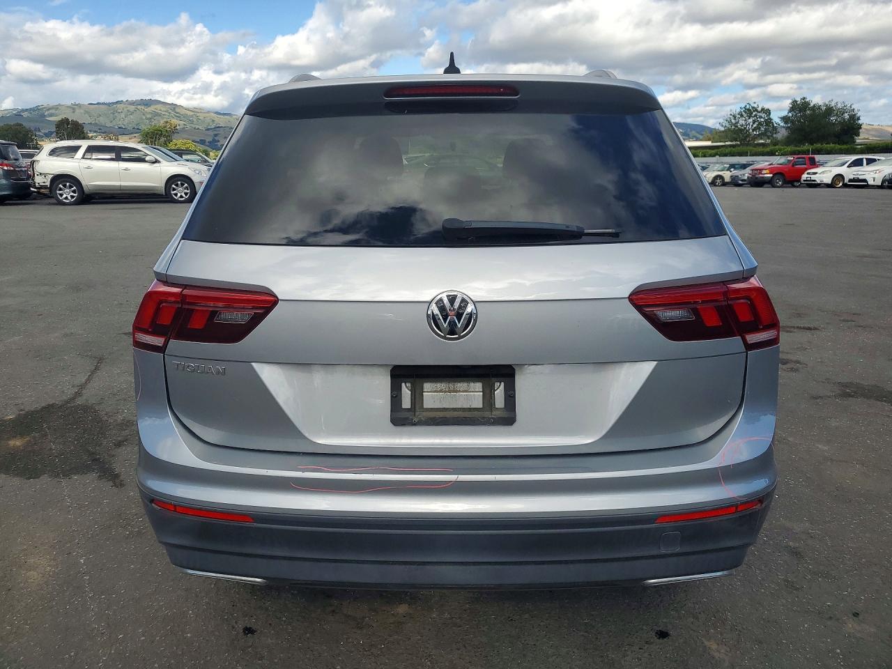 2020 VOLKSWAGEN TIGUAN S photo 16