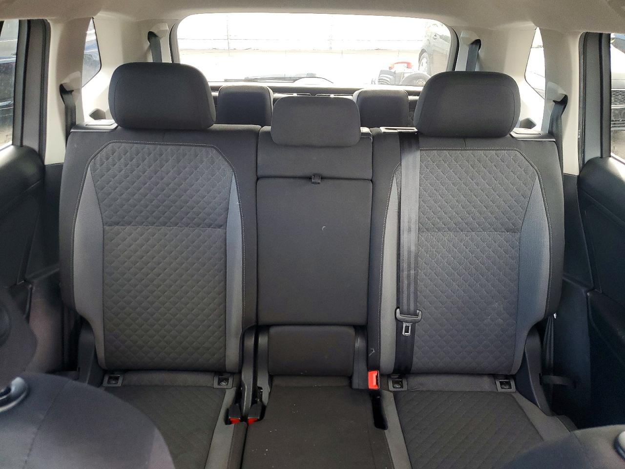 2020 VOLKSWAGEN TIGUAN S photo 28