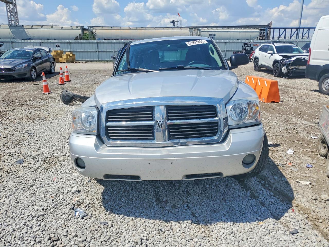 2005 DODGE DAKOTA SLT photo 9