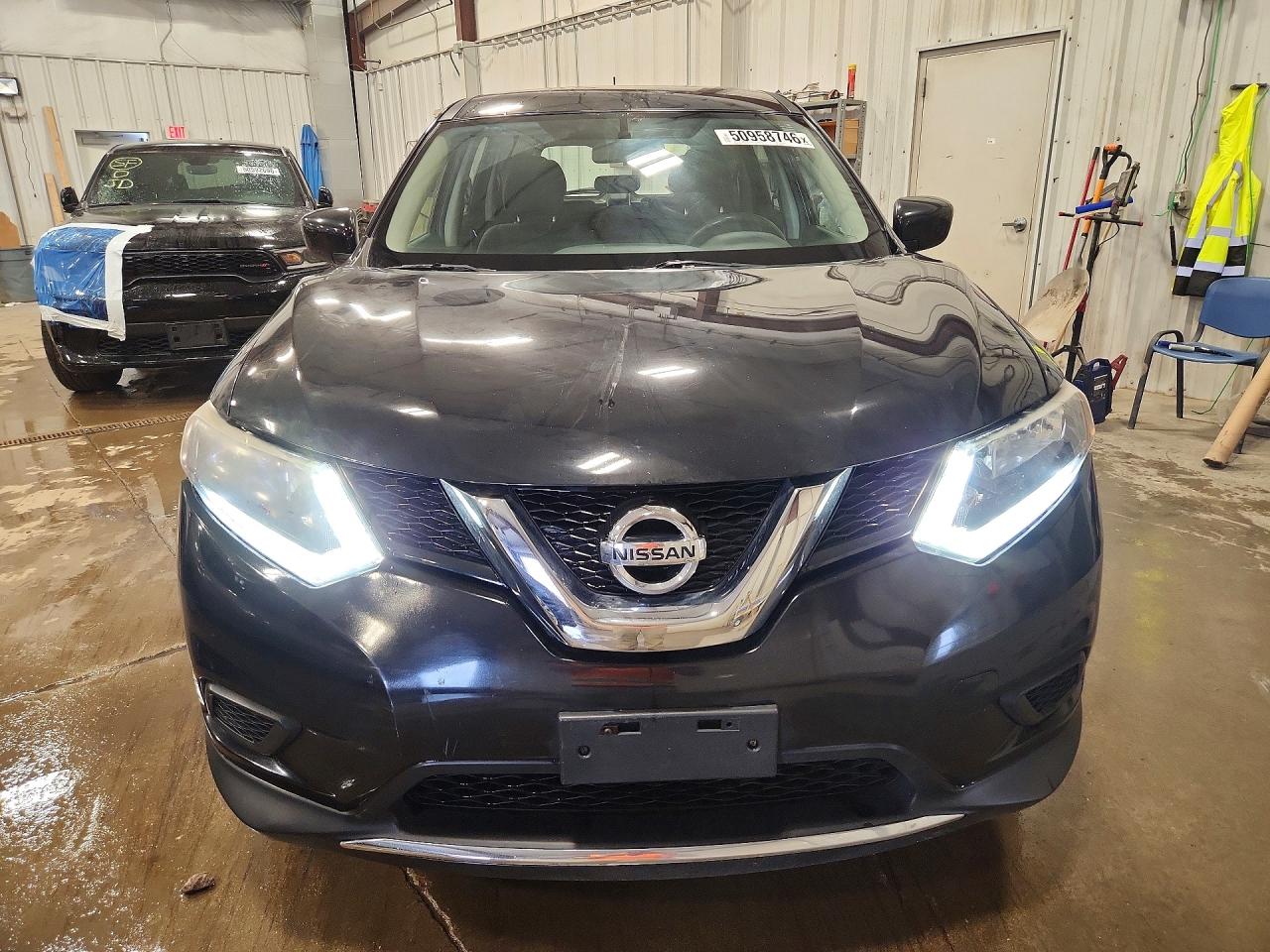 2016 NISSAN ROGUE S photo 5