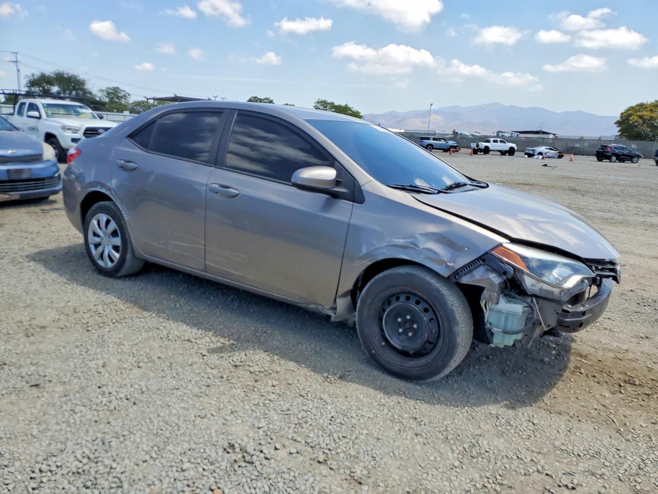 2015 TOYOTA COROLLA LE photo 7