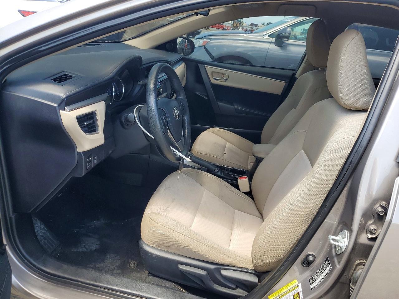 2015 TOYOTA COROLLA LE photo 13
