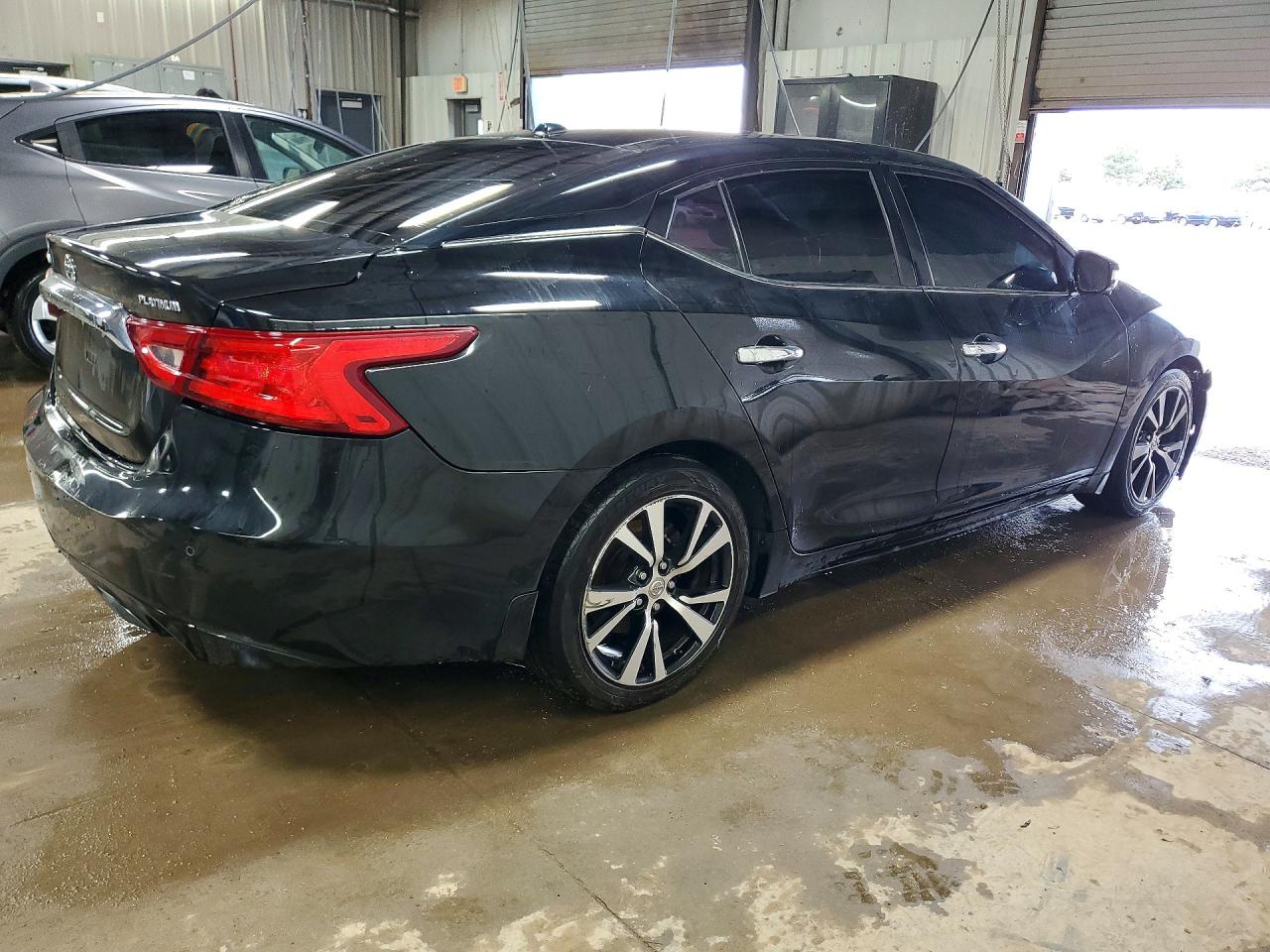 2017 NISSAN MAXIMA PLATINUM photo 3