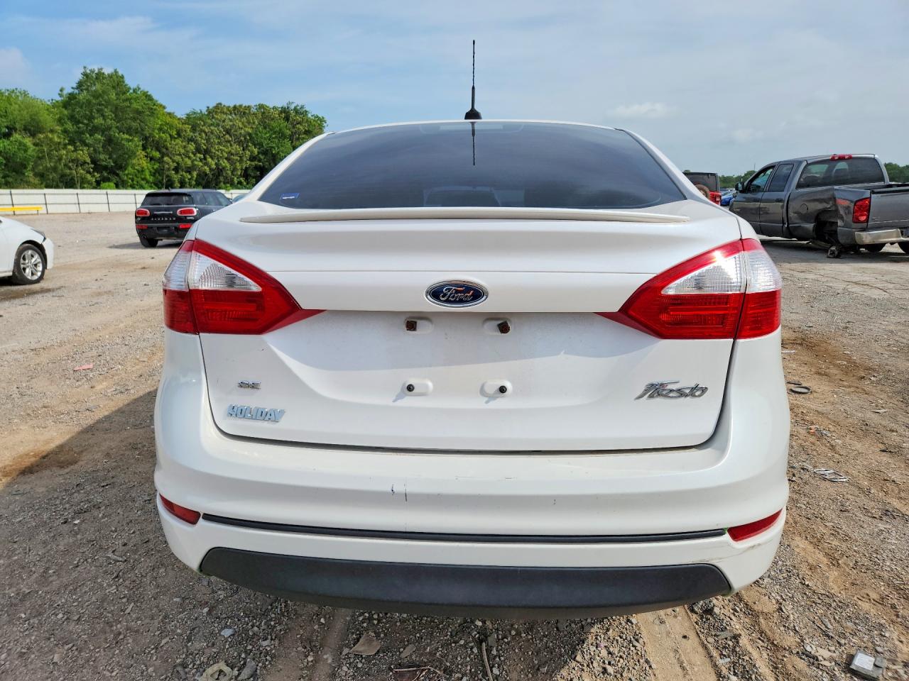 2016 FORD FIESTA SE photo 11