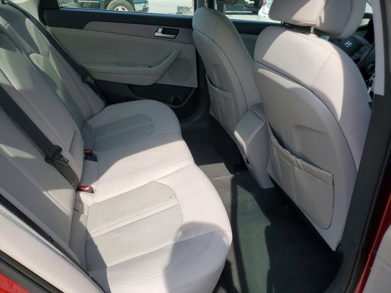 2015 HYUNDAI SONATA SE photo 28