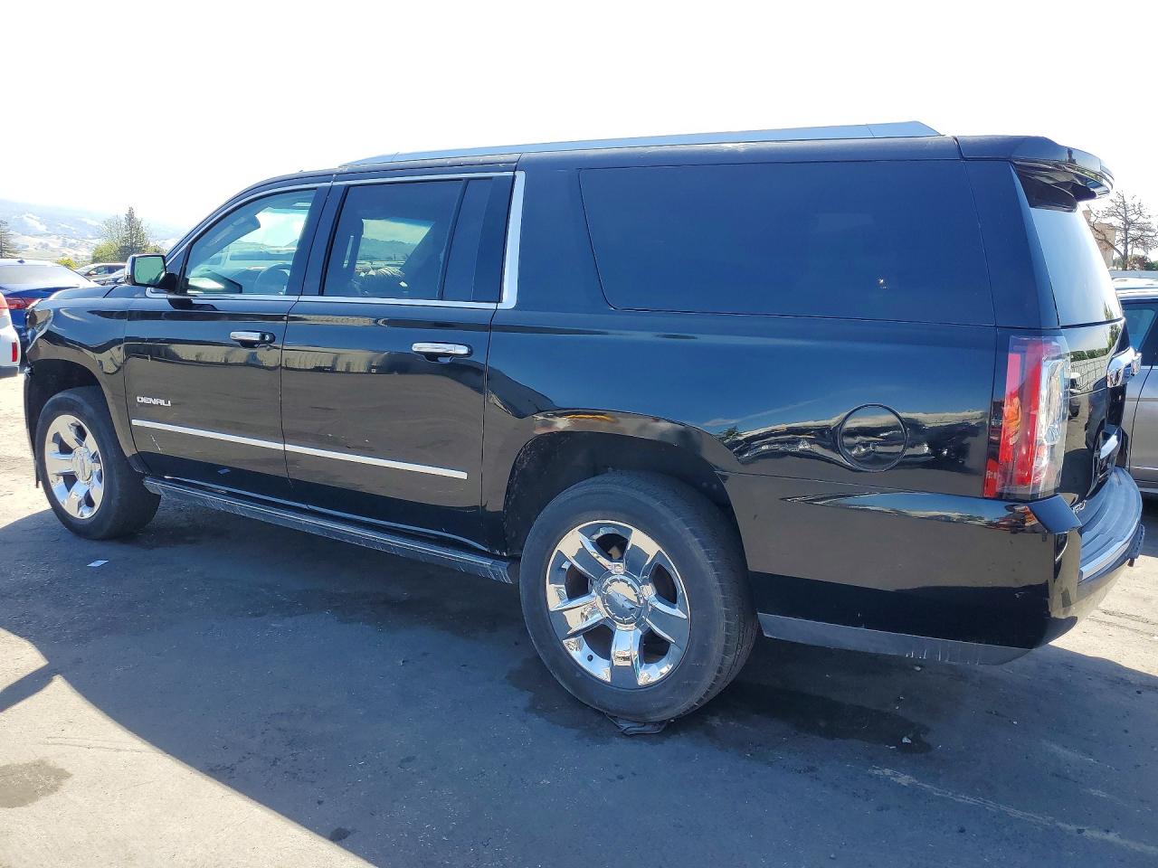 2015 GMC YUKON XL photo 3