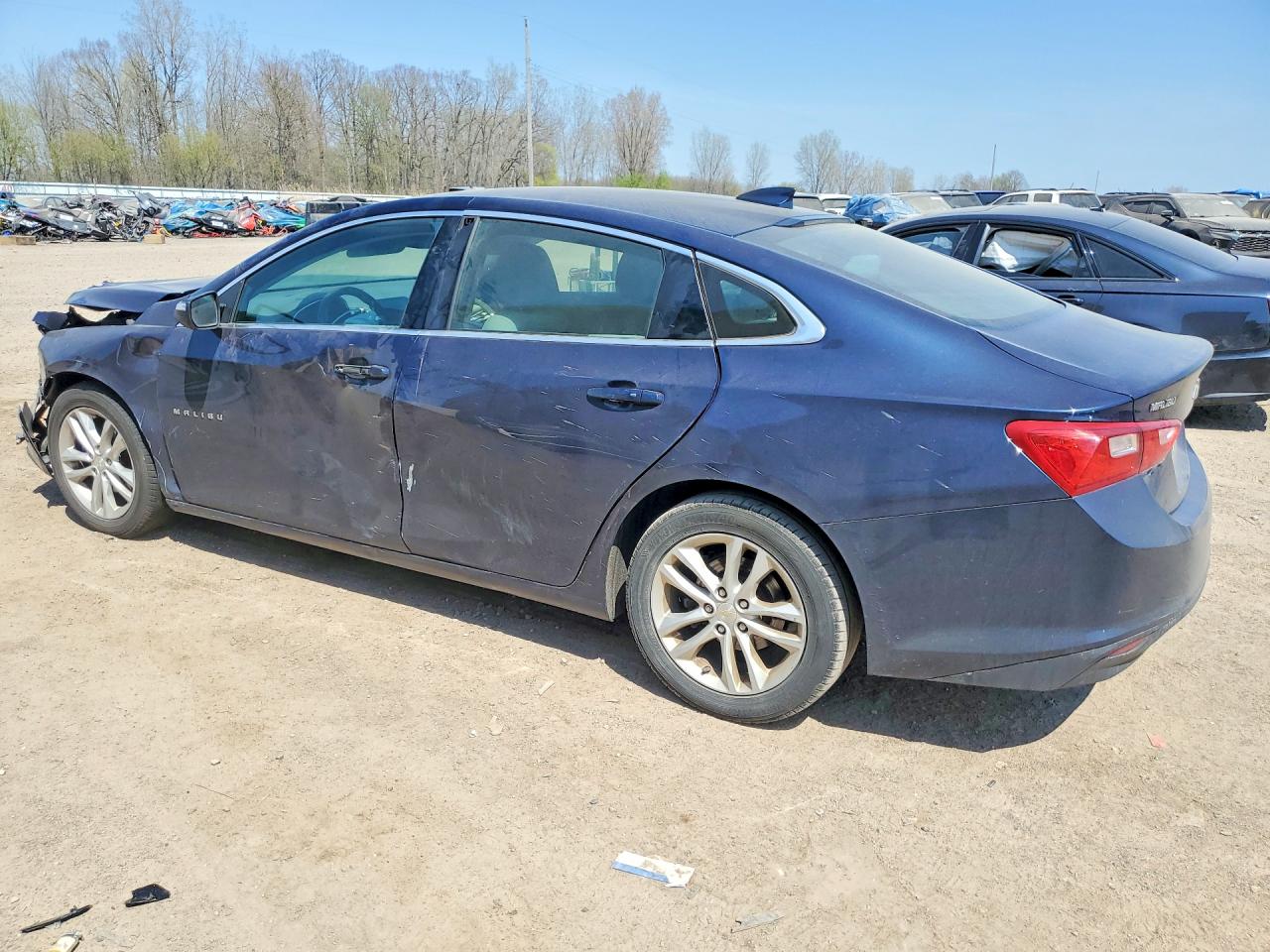 2017 CHEVROLET MALIBU LT photo 2
