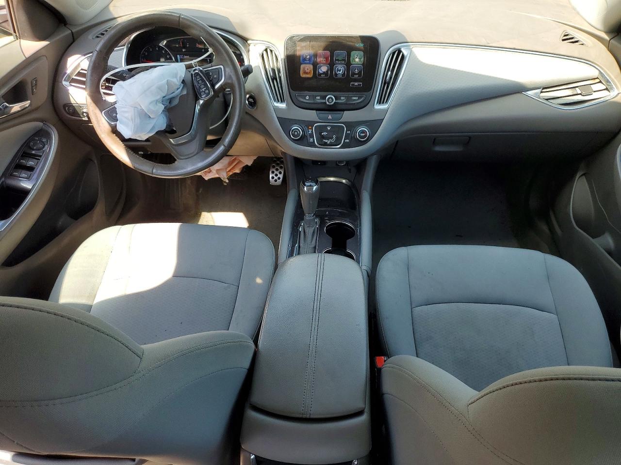 2017 CHEVROLET MALIBU LT photo 8
