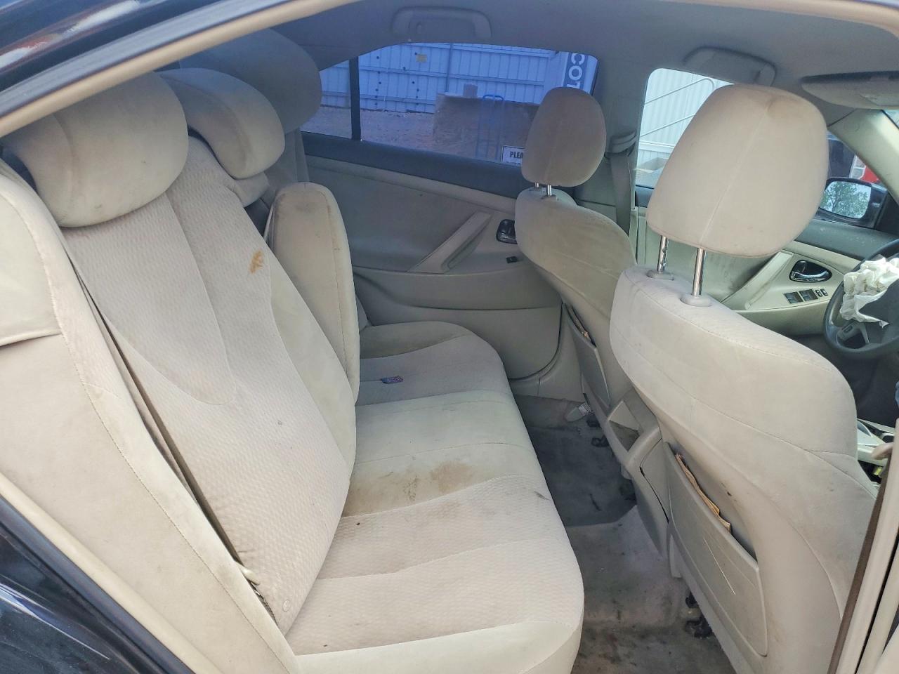 2011 TOYT CAMRY photo 10