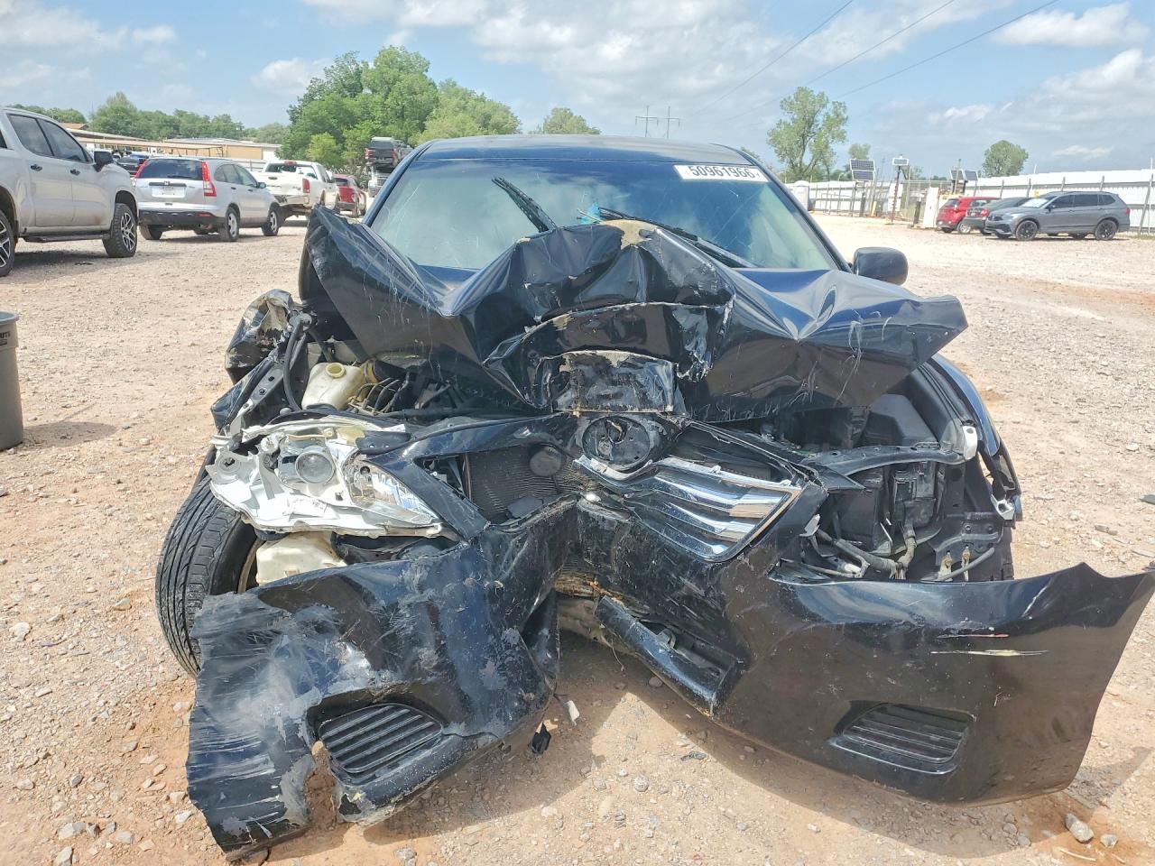 2011 TOYT CAMRY photo 5