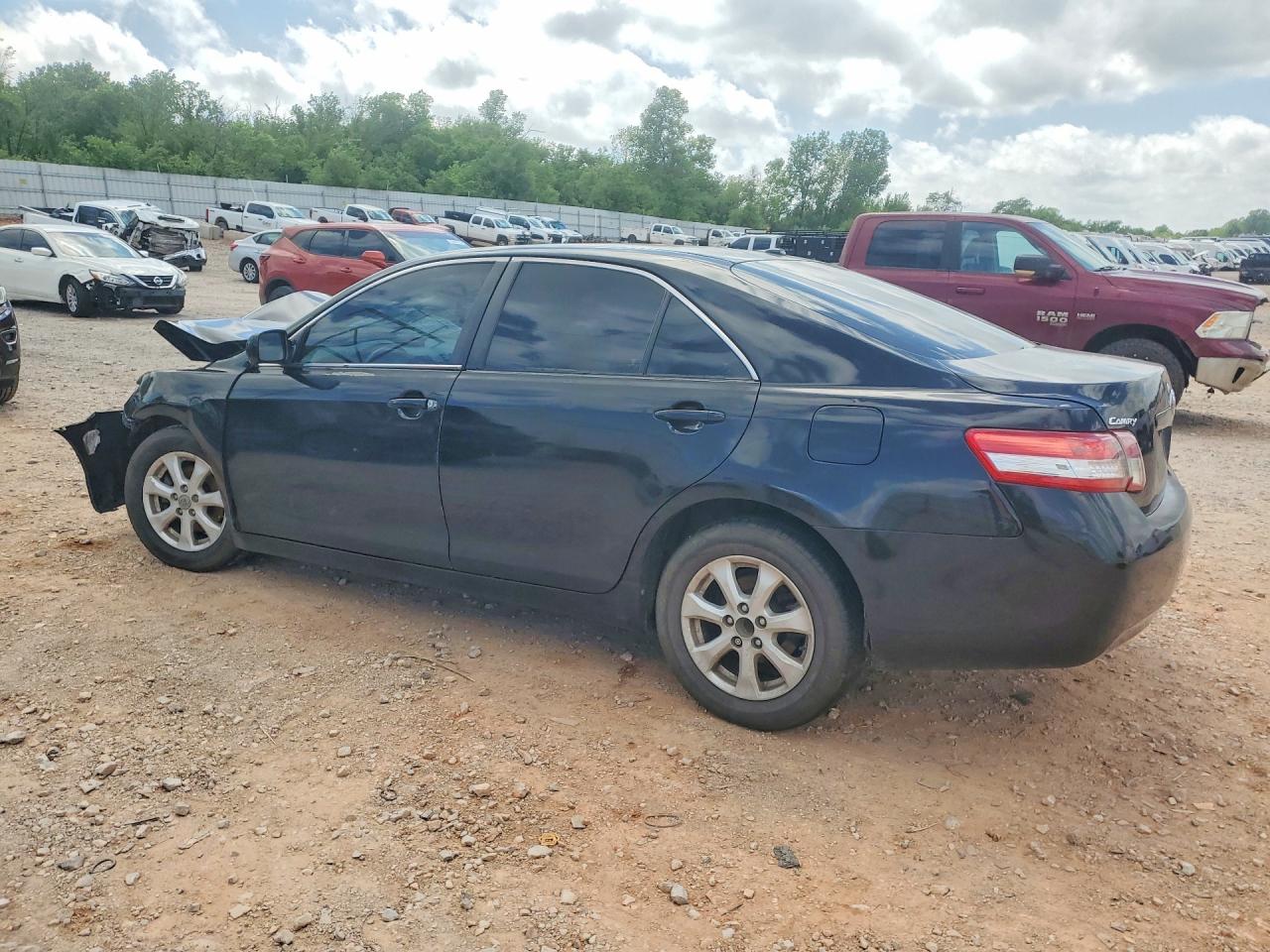 2011 TOYT CAMRY photo 2
