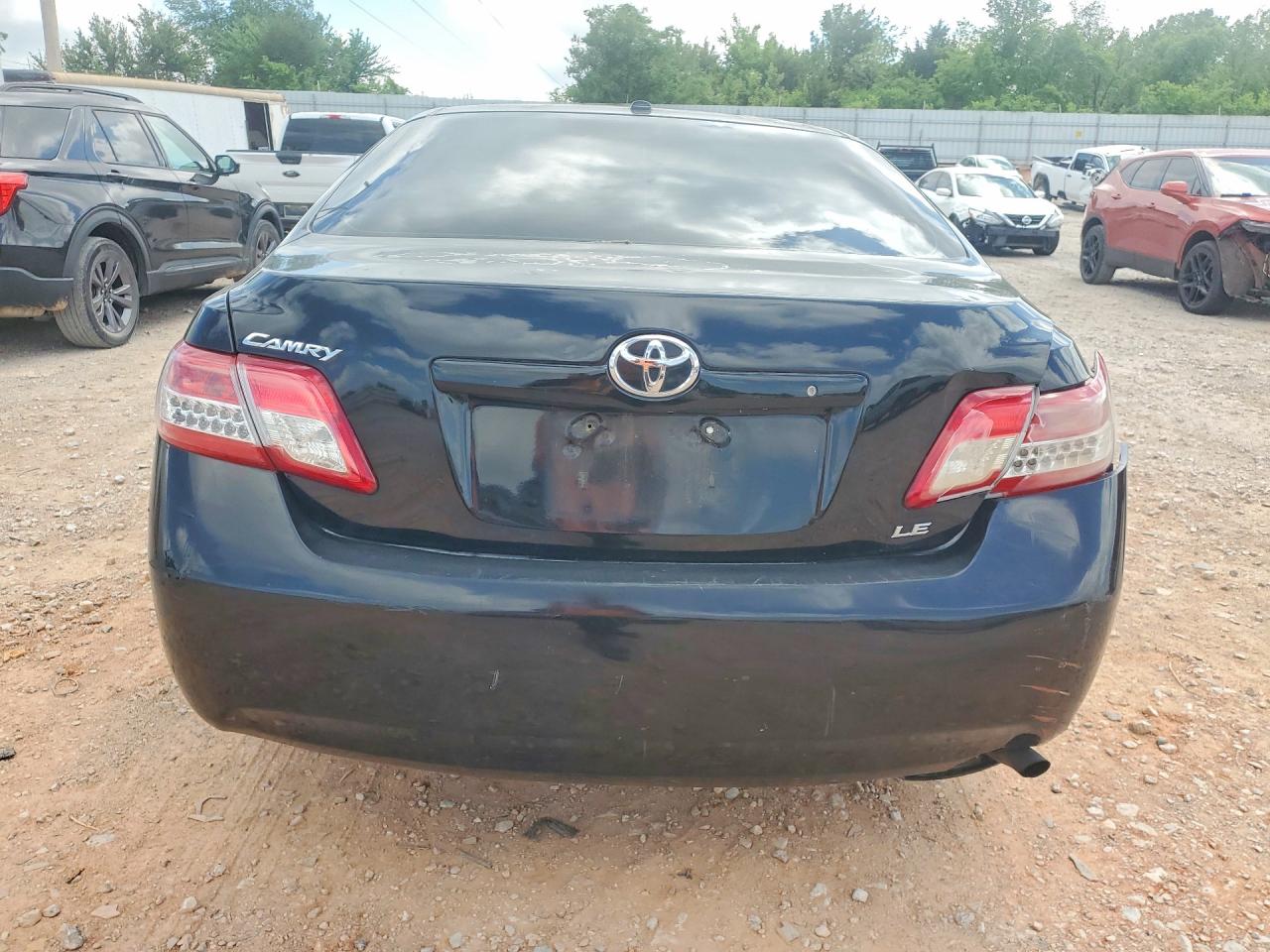 2011 TOYT CAMRY photo 6