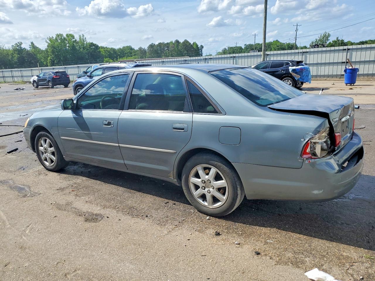 2004 TOYOTA AVALON XL photo 4