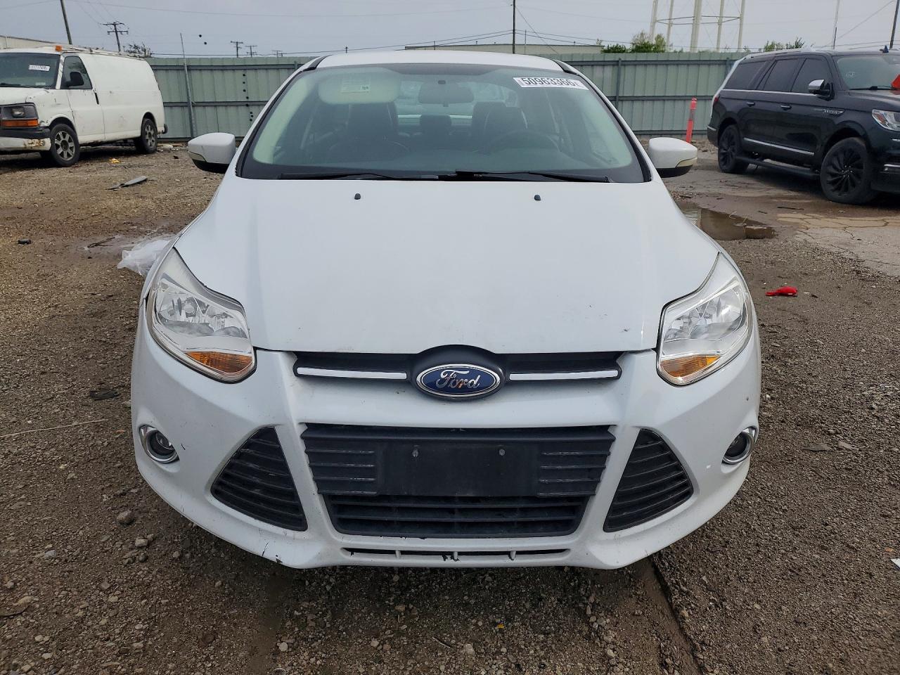 2014 FORD FOCUS SE photo 5