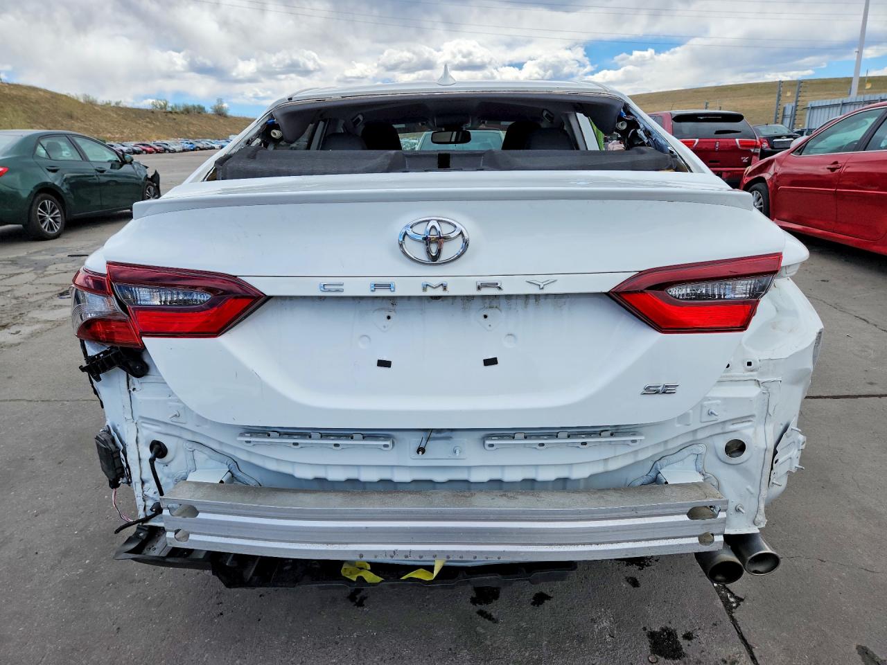 2022 TOYOTA CAMRY SE photo 16