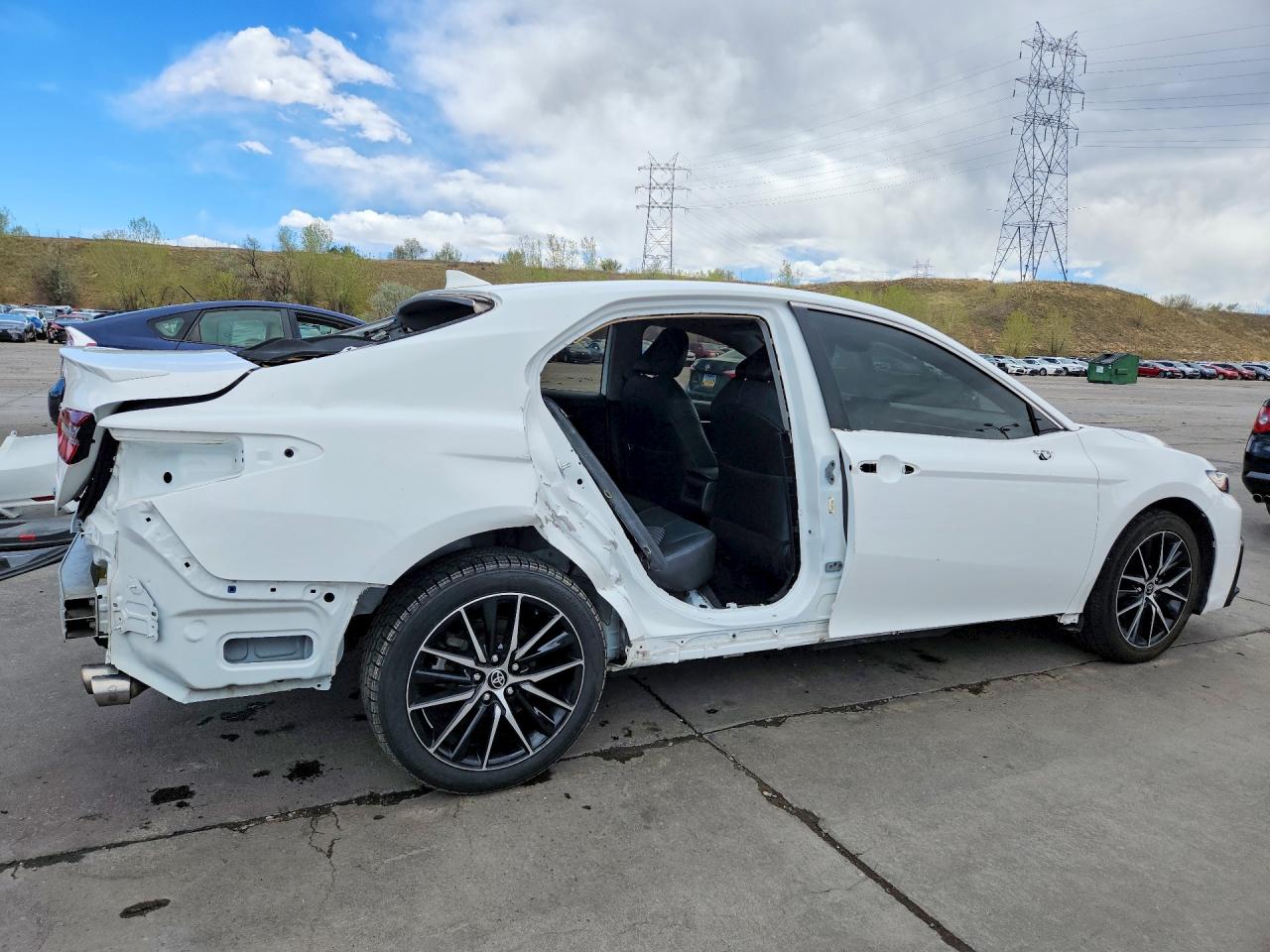 2022 TOYOTA CAMRY SE photo 7