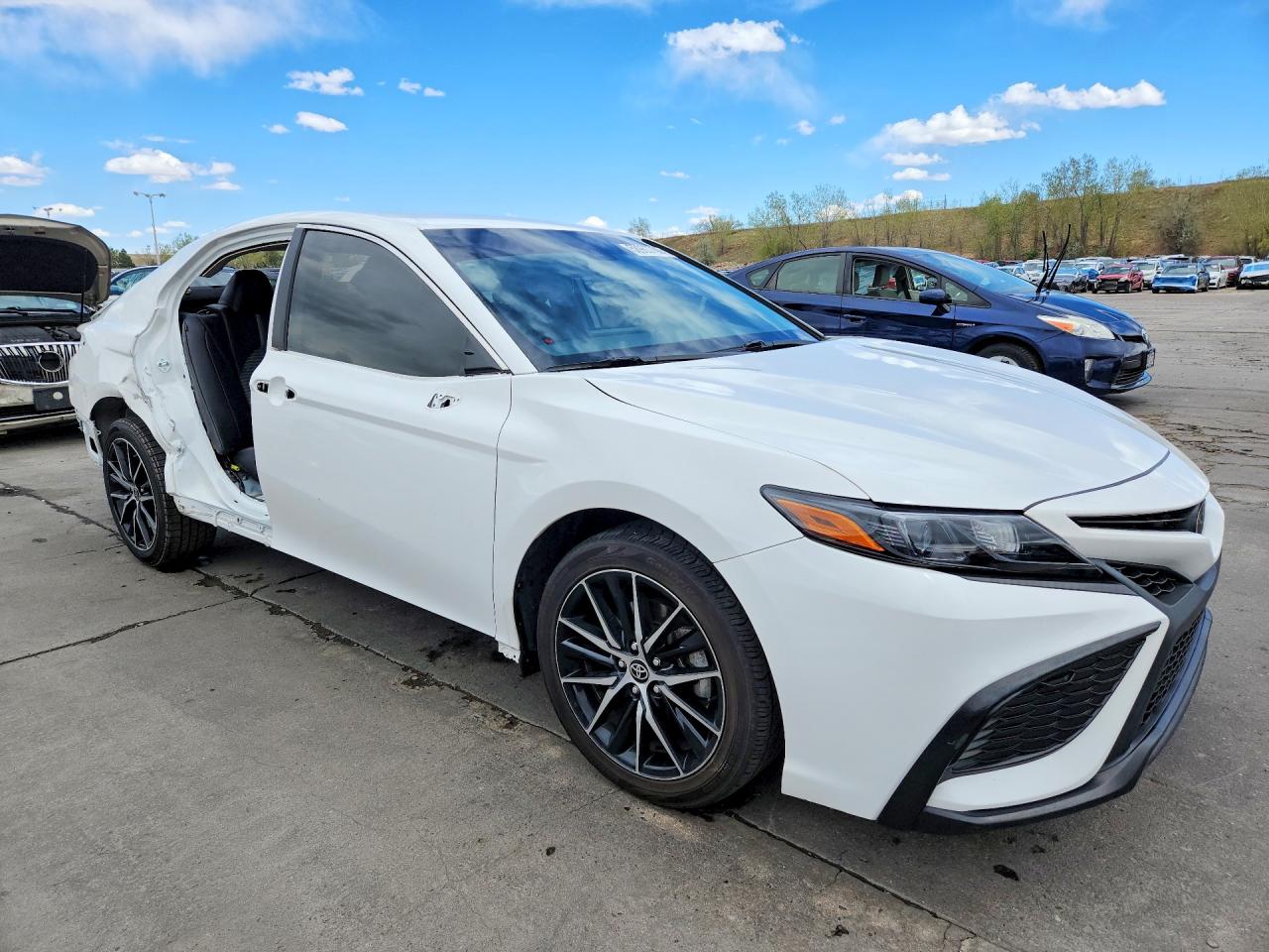 2022 TOYOTA CAMRY SE photo 10