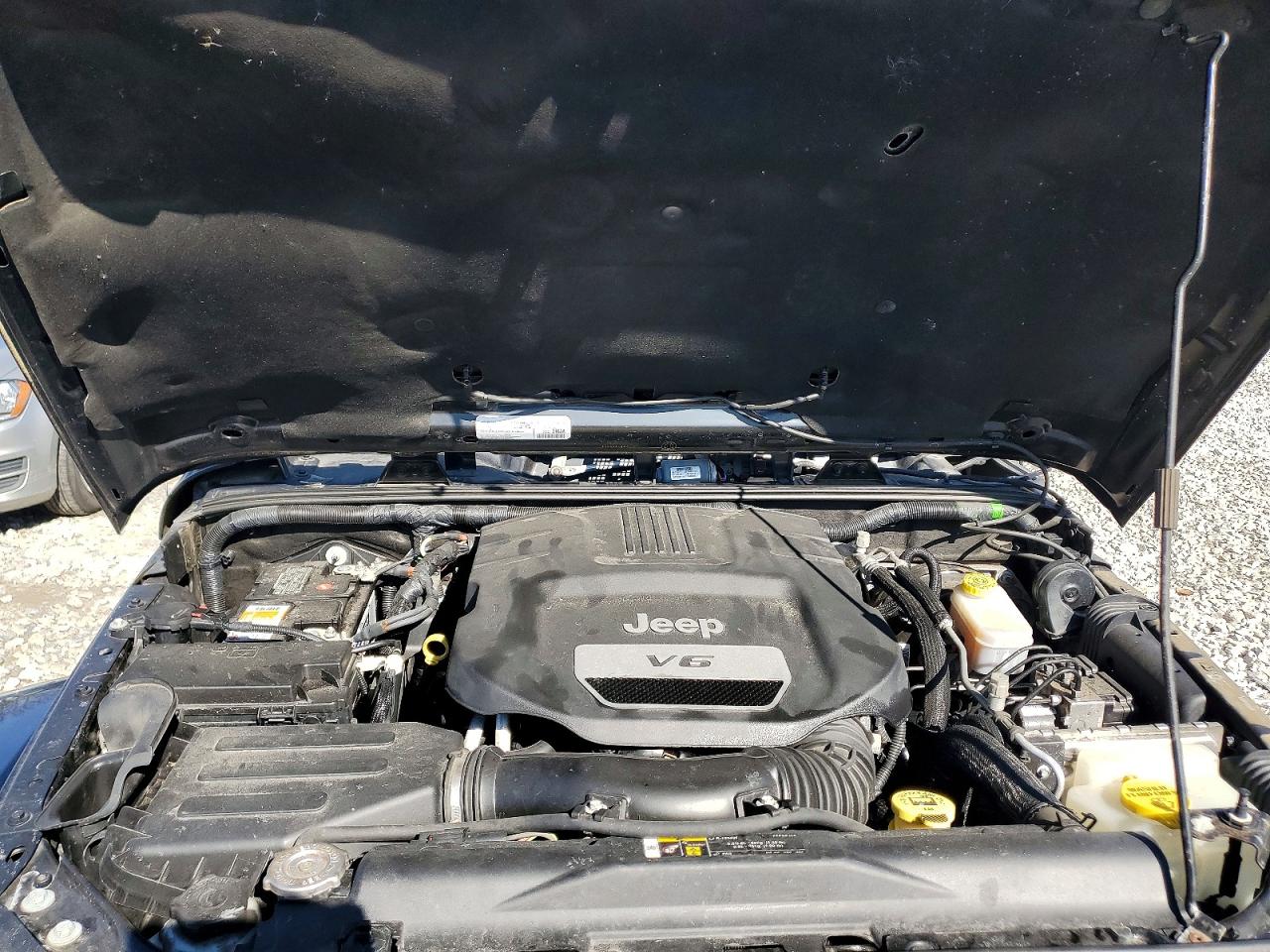 2018 JEEP WRANGLER SAHARA photo 23