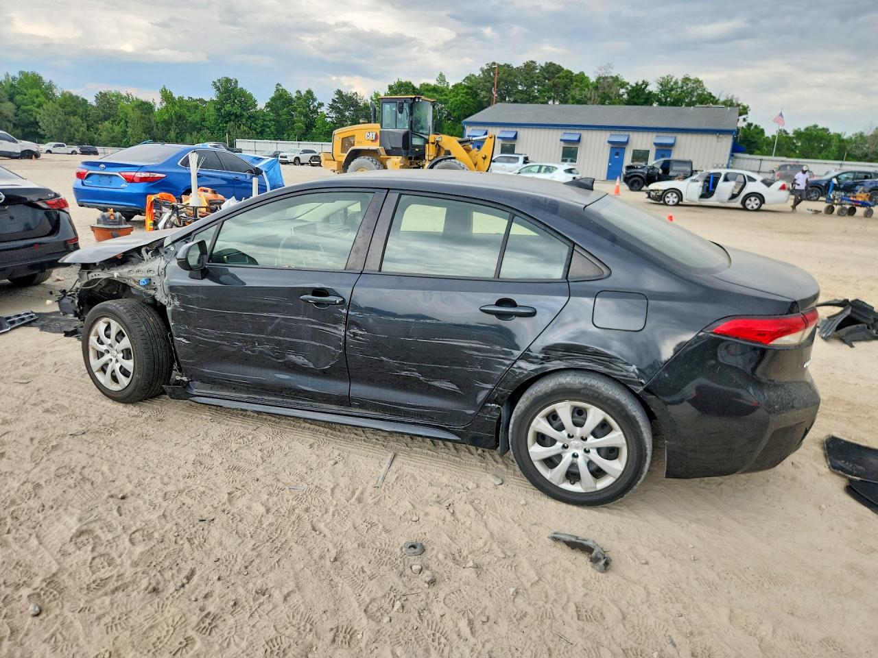 2020 TOYOTA COROLLA LE photo 3