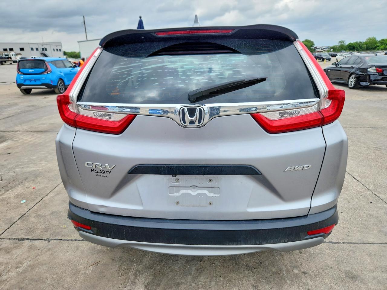 2018 HONDA CR-V LX photo 16
