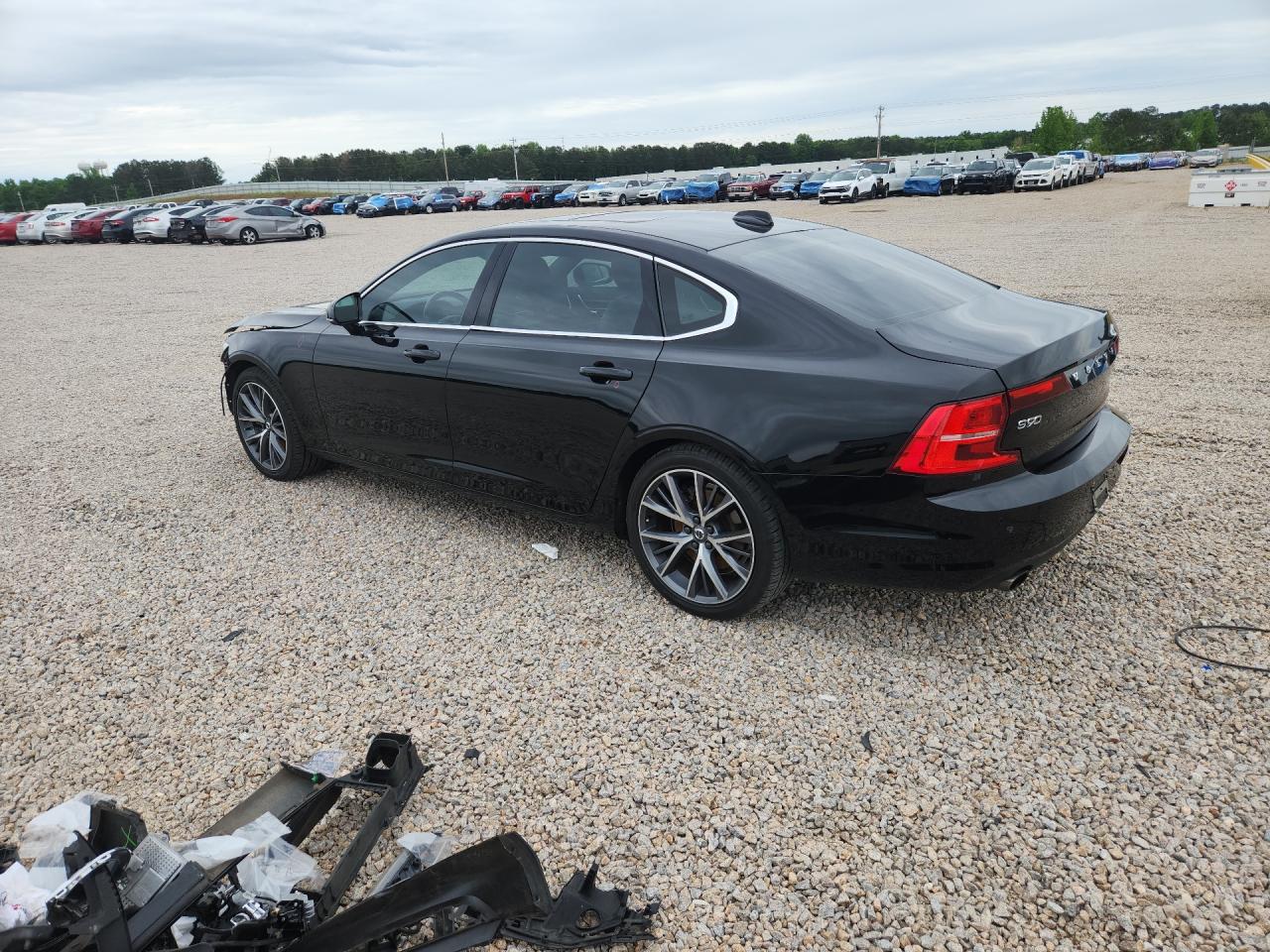 2018 VOLVO S90 T5 MOMENTUM photo 3
